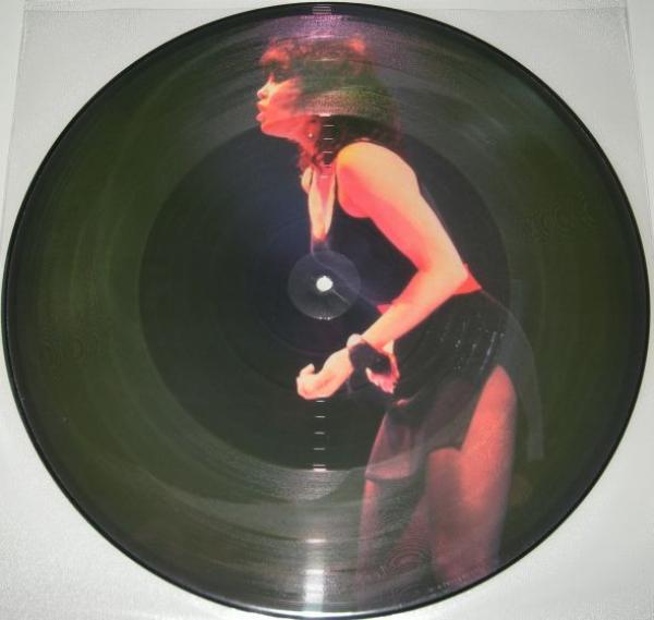 Pat Benatar - Love Is A Battlefield